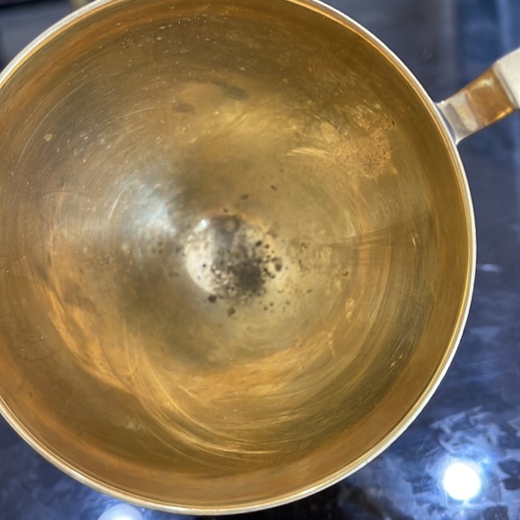 Vintage dirilyte sugar bowl and creamer set brass finish . Needs a good polish - Picture 6 of 11